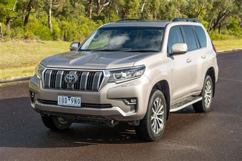 toyota land cruiser prado kakadu.